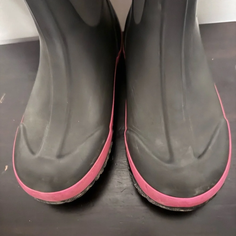 Bogs Classic Matte Kids Waterproof Boots - Black and Pink